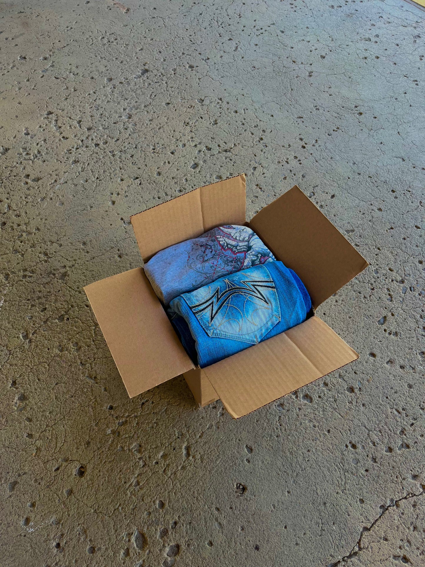 VINTAGE Y2K MYSTERY BOX
